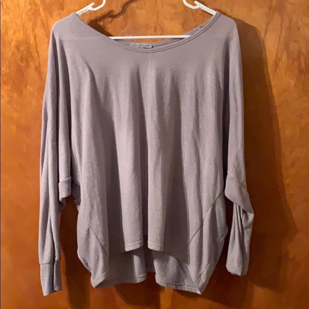 Oversized gray shirt
